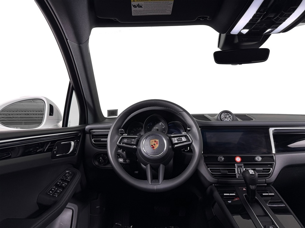 2026 Porsche Macan T - Photo 6