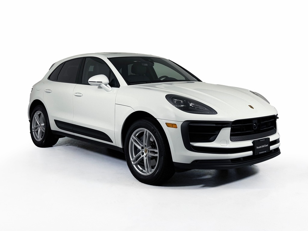 2026 Porsche Macan T - Photo 7