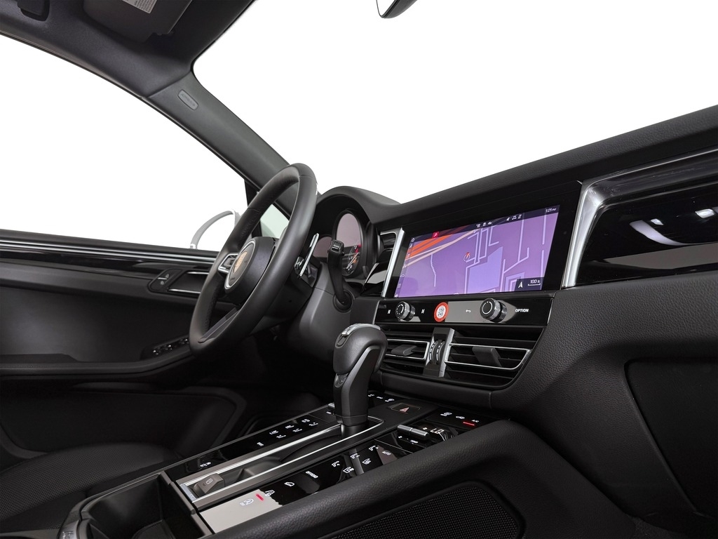 2026 Porsche Macan T - Photo 12