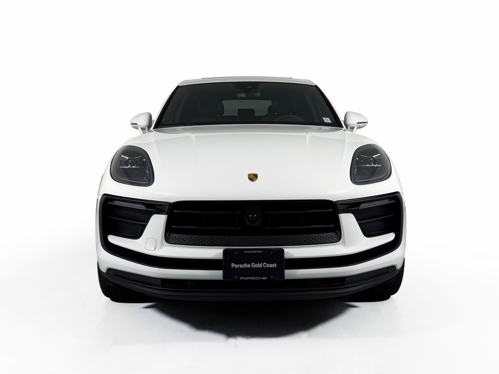 2026 Porsche Macan T - Photo 28