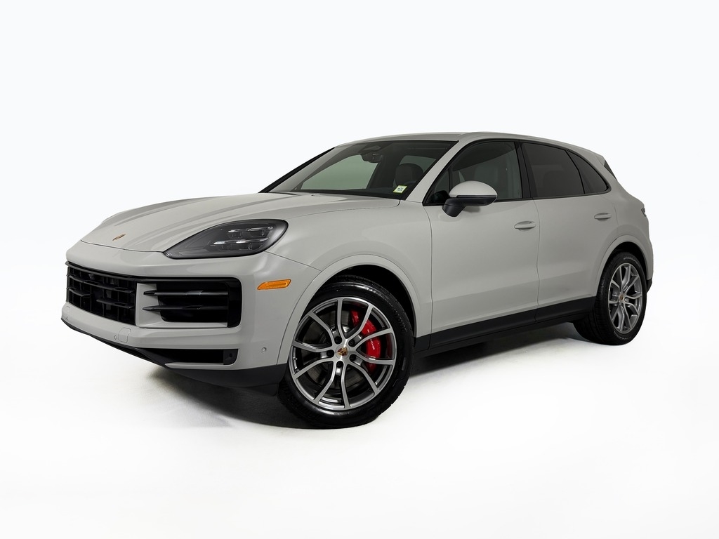 2026 Porsche Cayenne S's photo