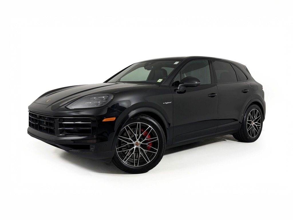 2026 Porsche Cayenne S E-Hybrid's photo