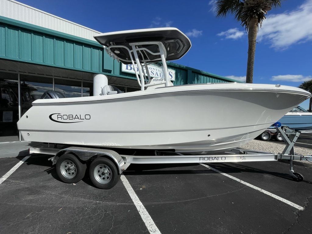 New 2026 Robalo R232 Explorer, 32250 JACKSONVILLE - Boat Trader