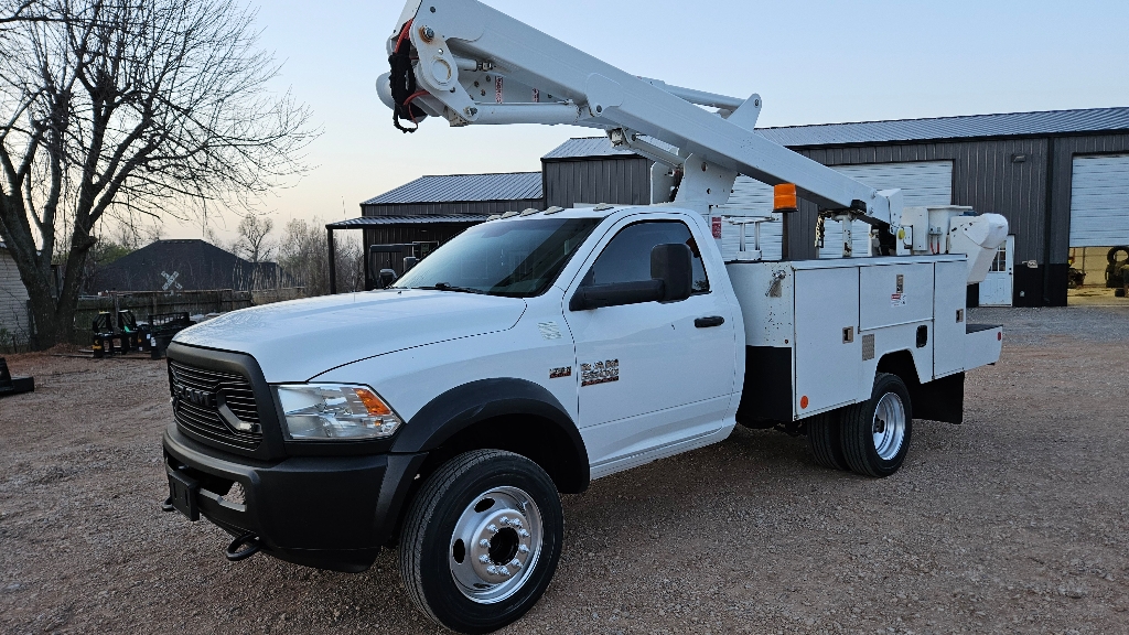 2017 Dodge 5550 4wd 45ft Insulated Bucket Truck 6.7L Diesel ETI ETC40IH Ram