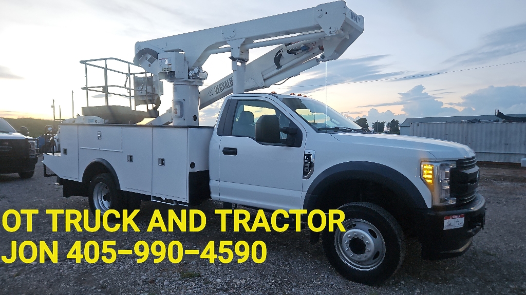 2017 Ford F-550 4wd 55ft 2 man Sign Bucket Truck 6.8L Gas Versalift VST-50TN