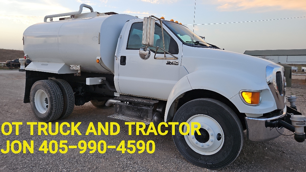 2013 Ford F-750 2000 gallon Water Sprayer Tank Truck Auto Diesel 6.7L