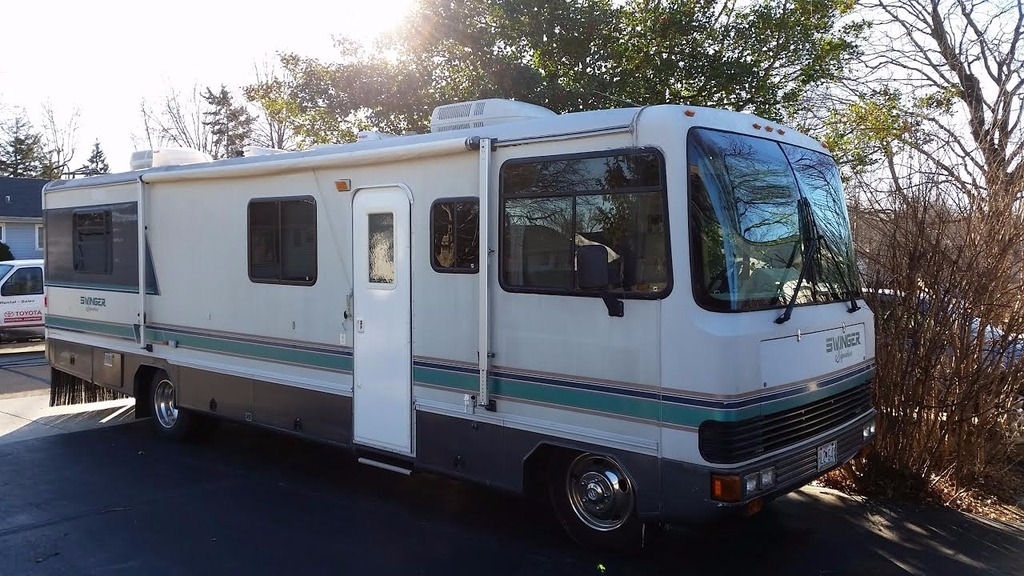 1993 Georgie Boy Swinger M-3190 1GBKP37N1P3309688 - Vehicle