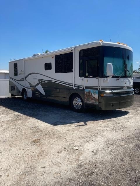 2002 Winnebago Ultimate Advantage 36C ISC