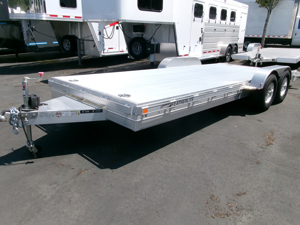 2022 Featherlite Trailers 3110
