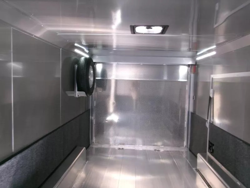 Trailer Photo 4