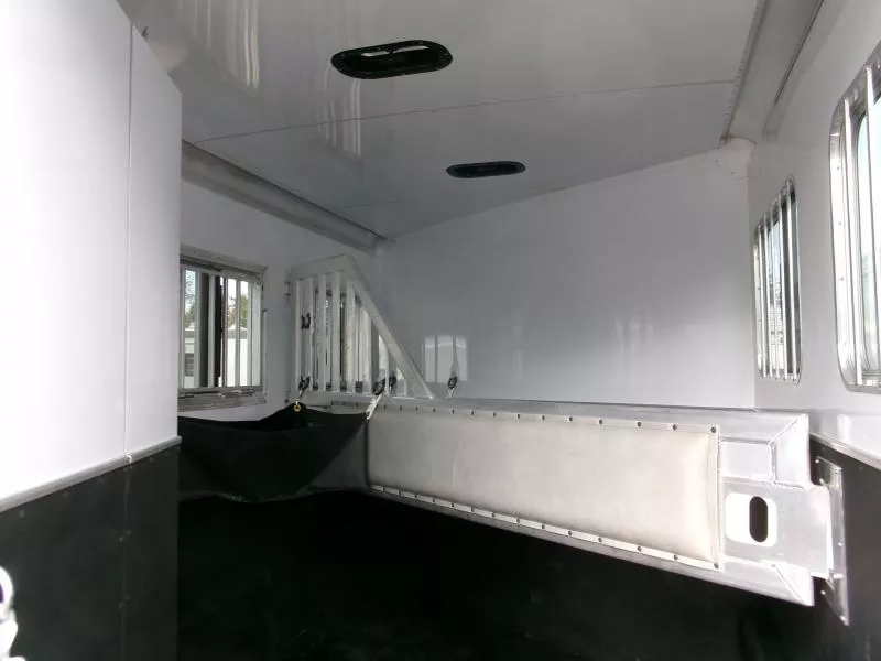 Trailer Photo 7