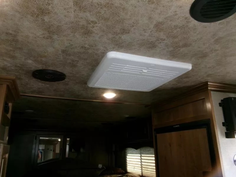 Trailer Photo 11