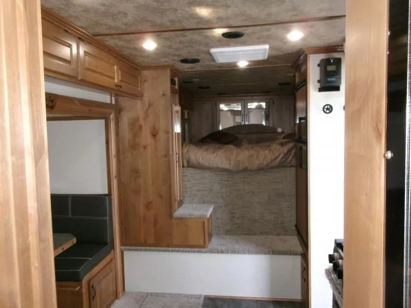 Trailer Photo 15