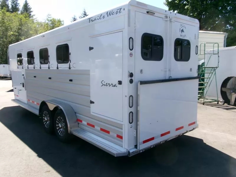 Trailer Photo 4