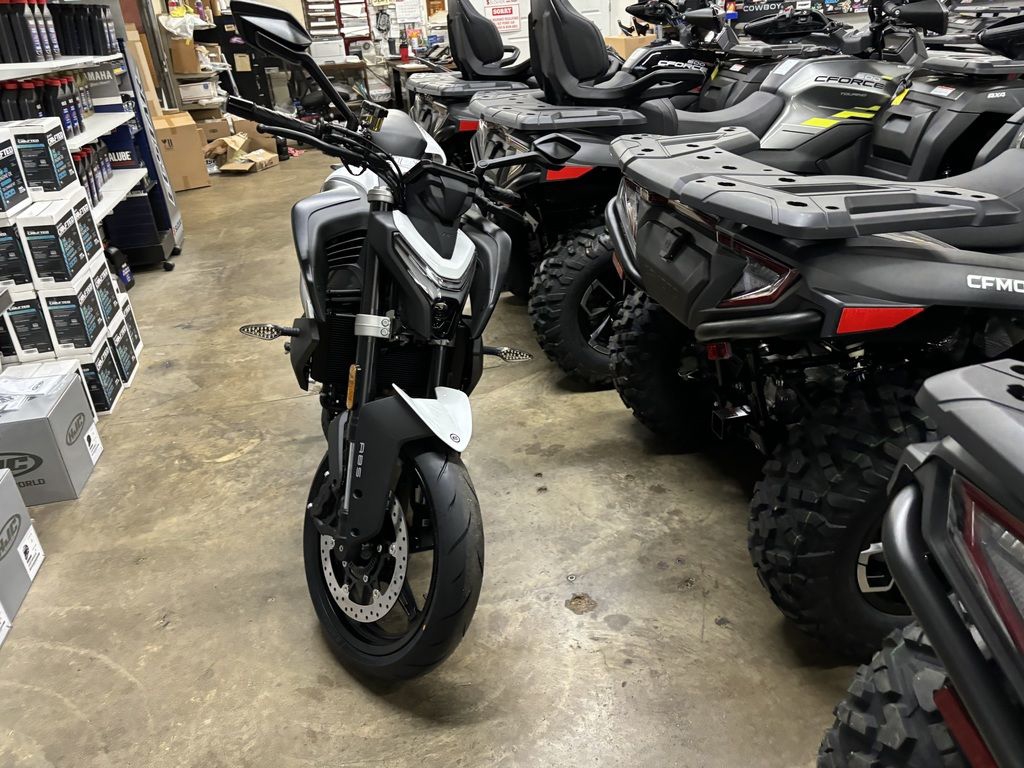 CFMoto 450NK Image