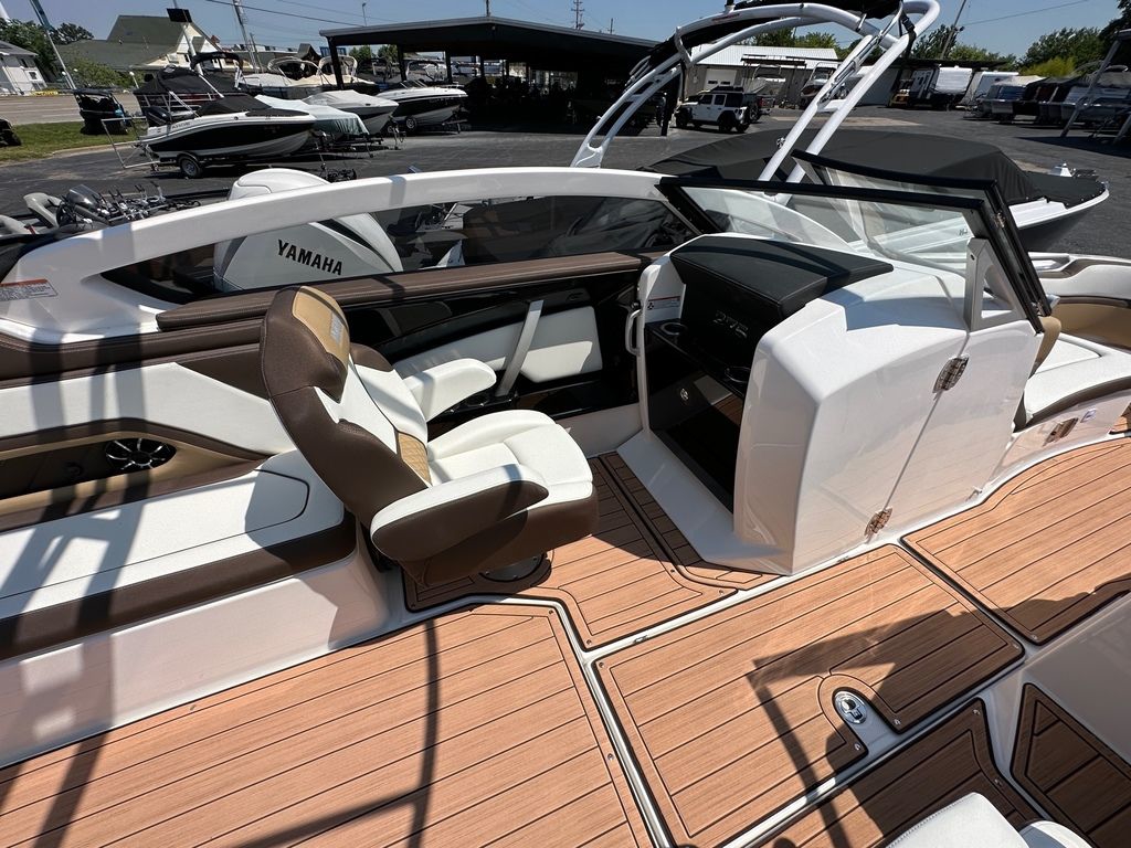 New 2023 Yamaha Boats 275SE, 65065 Osage Beach - Boat Trader