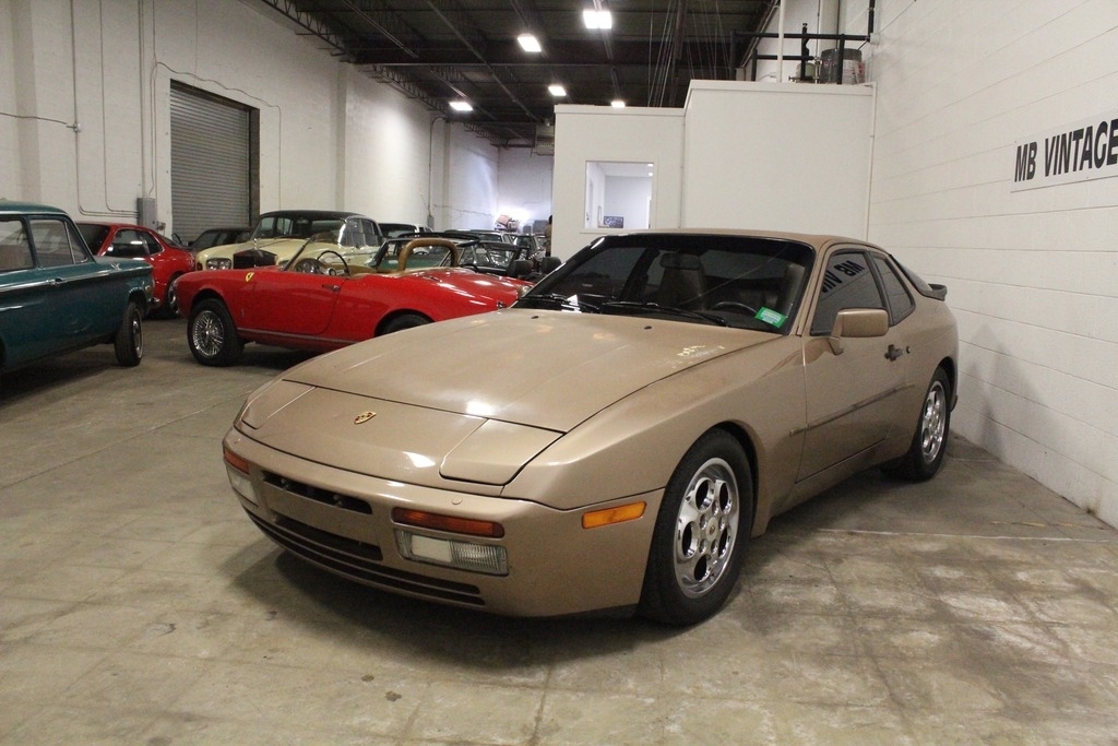 1987 Porsche 944 Turbo 2dr Hatchback