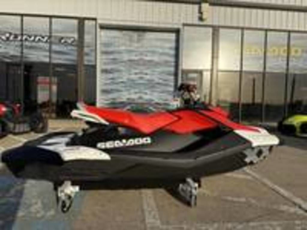 ディスカス9匹 New 2026 Sea-Doo Spark™Trixx for 3 Rotax® 900 ACE™ - 90 iBR and
