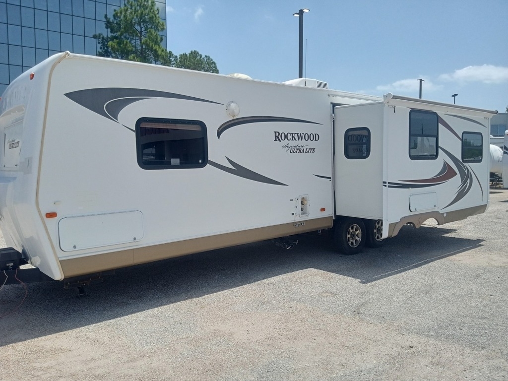 2012 Forest River Rockwood Ultra Lite 8314 SS