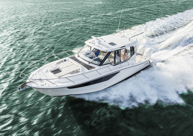 2023 Boston Whaler 405 Conquest yacht for sale in