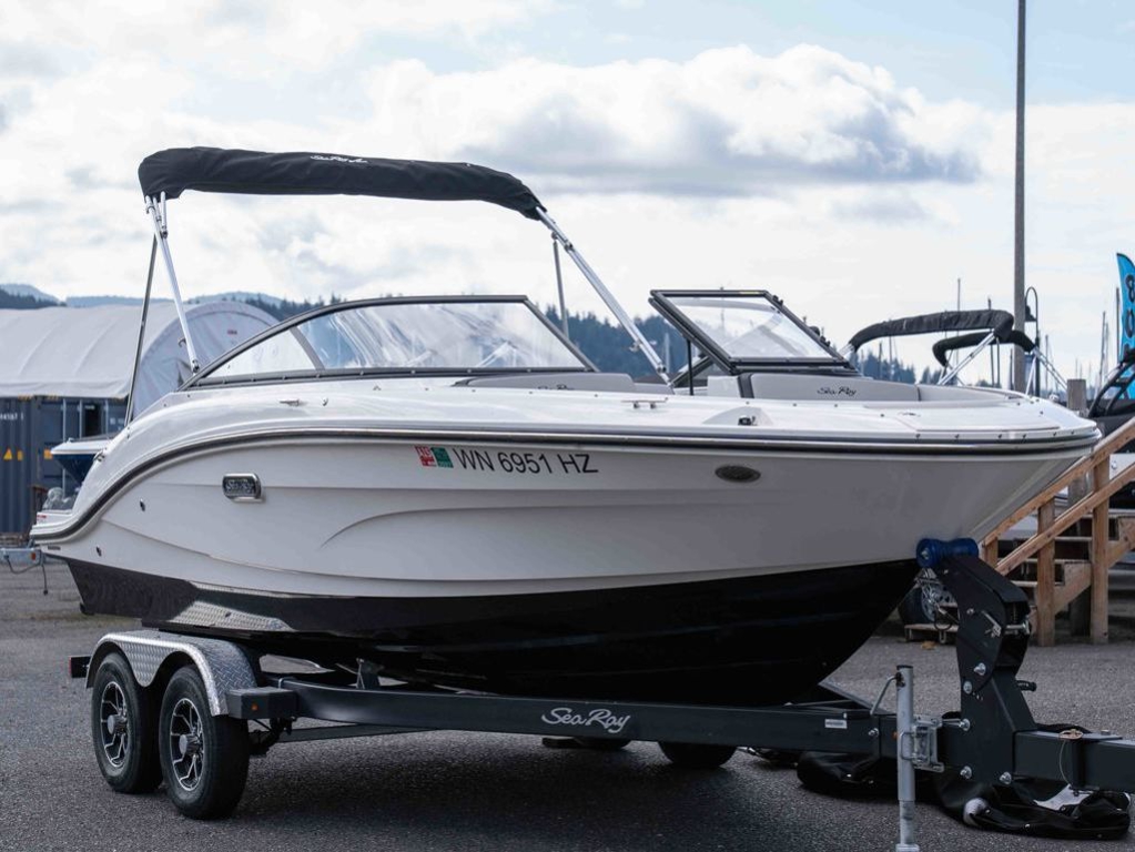2025 Sea Ray SPX 190 yacht for sale in 