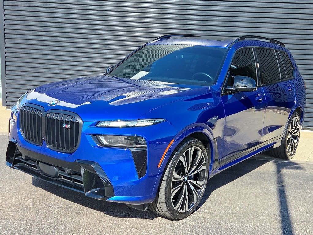 2025 BMW X7 M60i