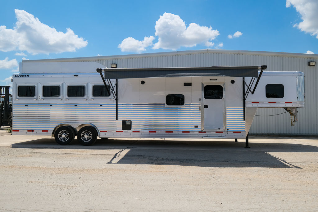 Trailer Photo 4