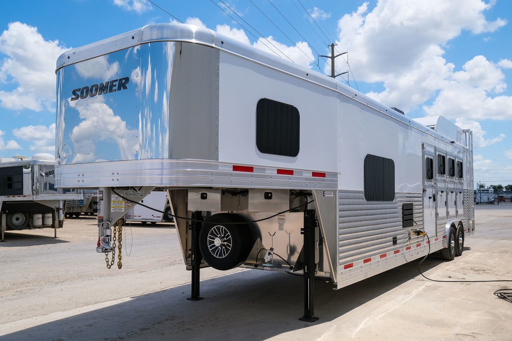 Trailer Photo 7