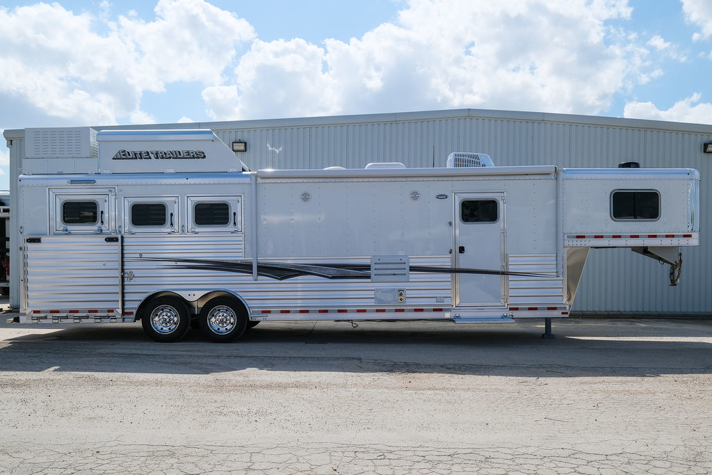 Trailer Photo 2