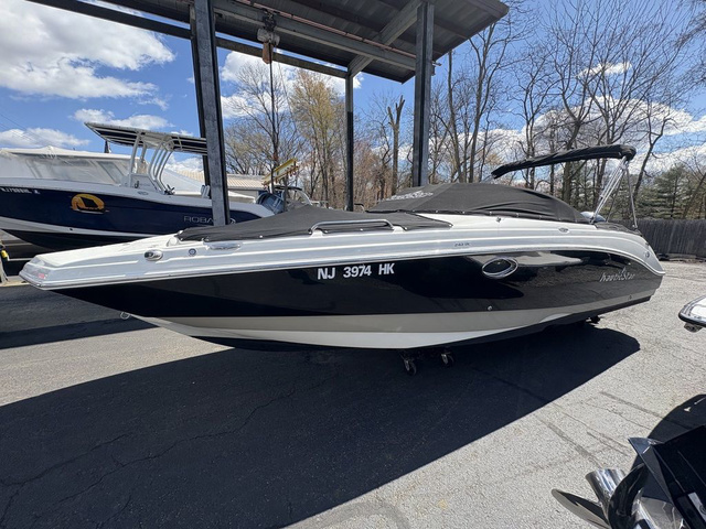 2017 Nauticstar 243DC Deck yacht for sale in