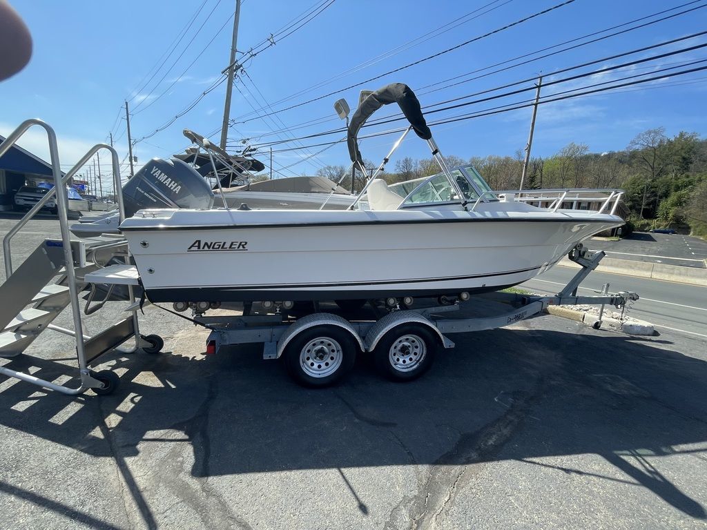 2000 Angler 204 DC yacht for sale in 