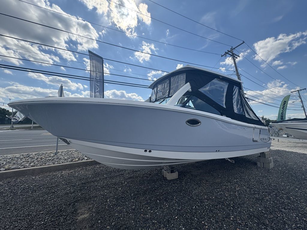 2026 Robalo R277