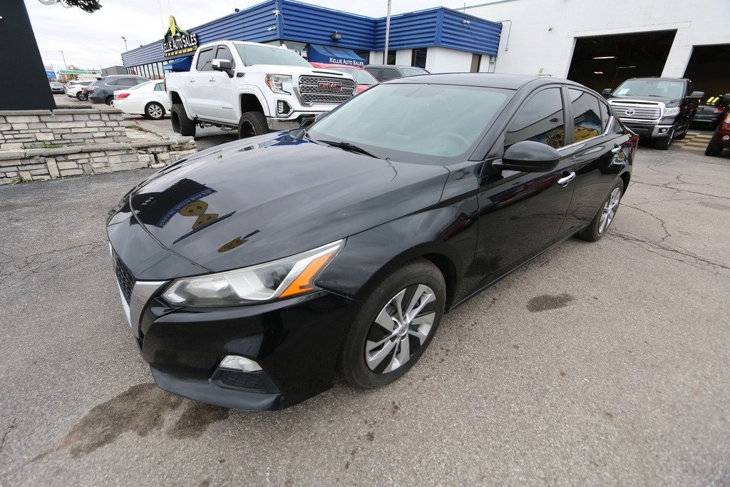 2019 Nissan Altima S's photo