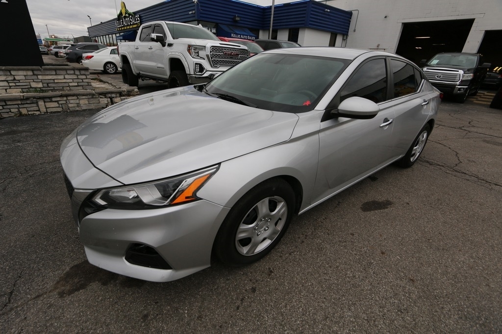 2019 Nissan Altima S's photo