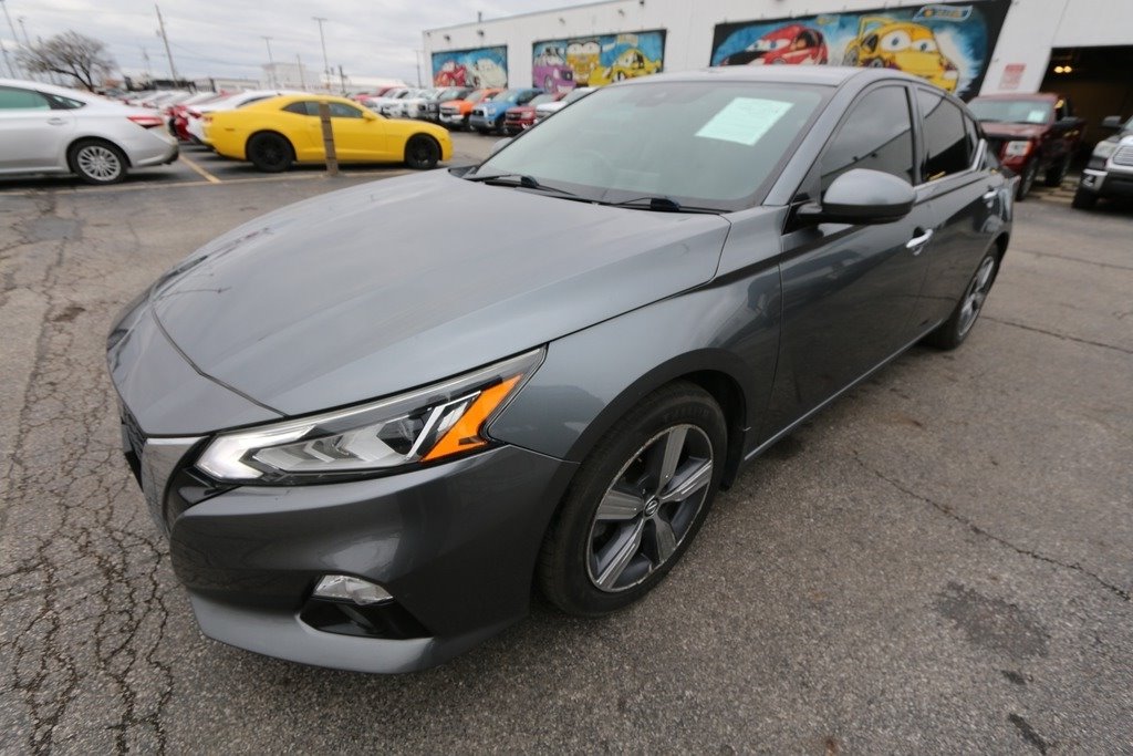 2019 Nissan Altima SL's photo