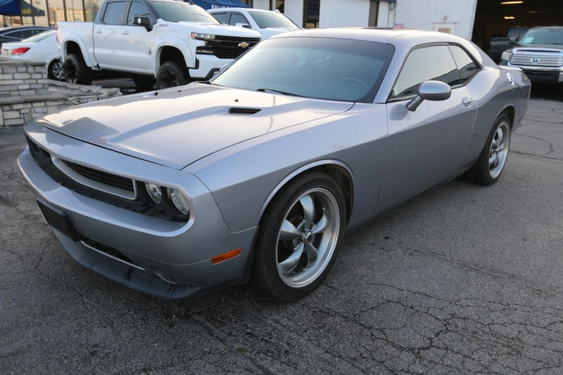 2013 Dodge Challenger SXT's photo