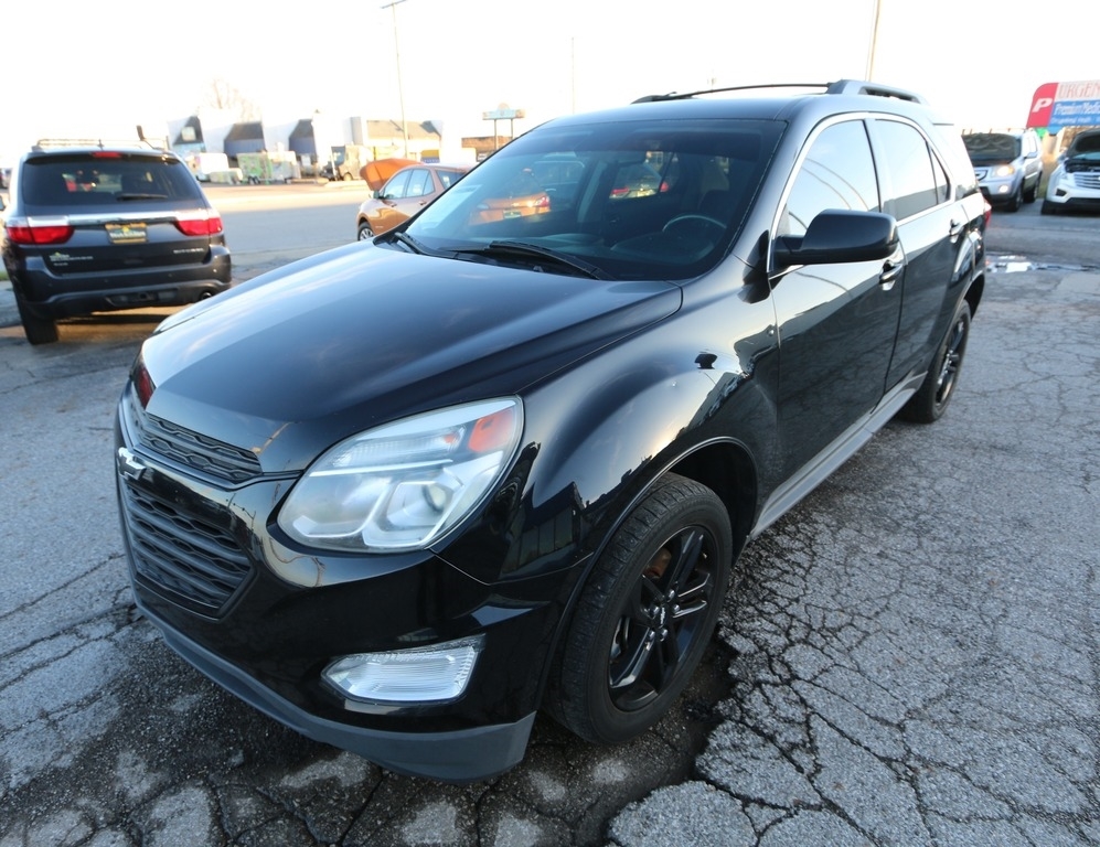 2017 Chevrolet Equinox LT's photo