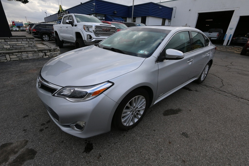 2014 Toyota Avalon XLE Premium Hybrid's photo