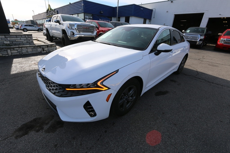 2021 Kia K5 LX's photo