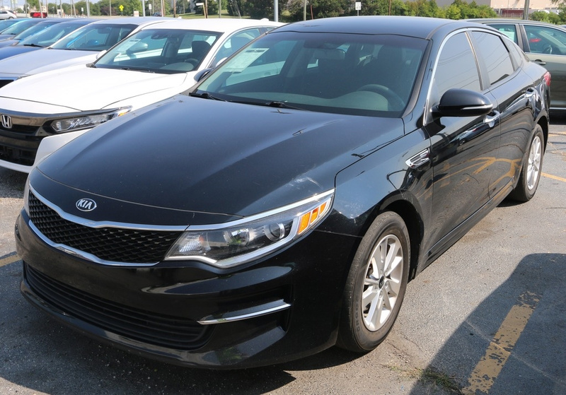 2016 Kia Optima LX's photo