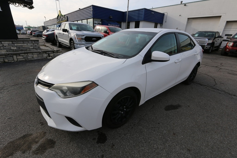2014 Toyota Corolla LE's photo