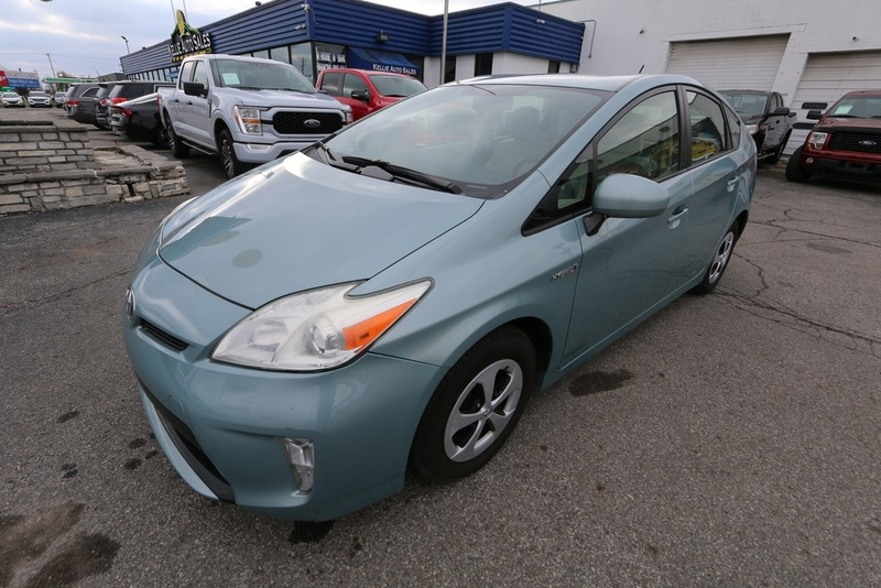2014 Toyota Prius Four's photo