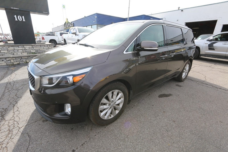 2017 Kia Sedona EX's photo