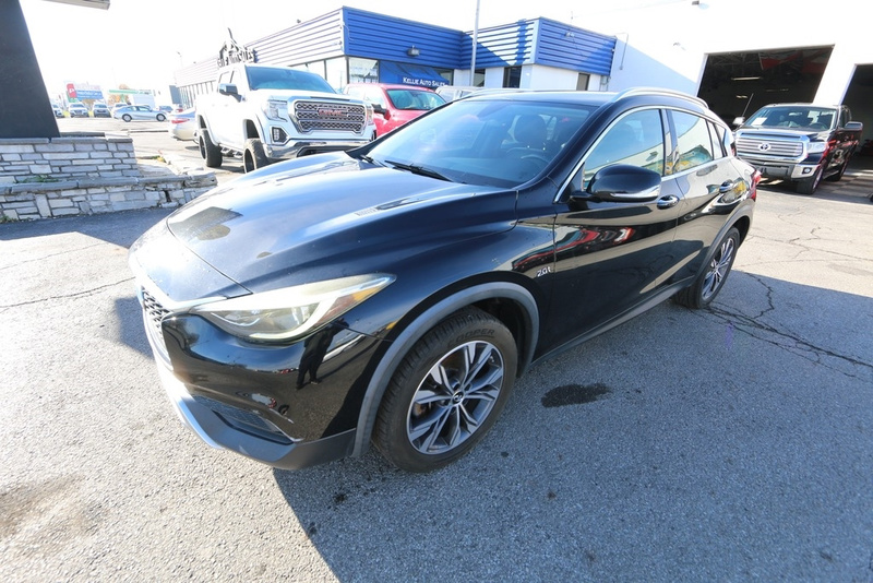 2018 INFINITI QX30 Luxury's photo
