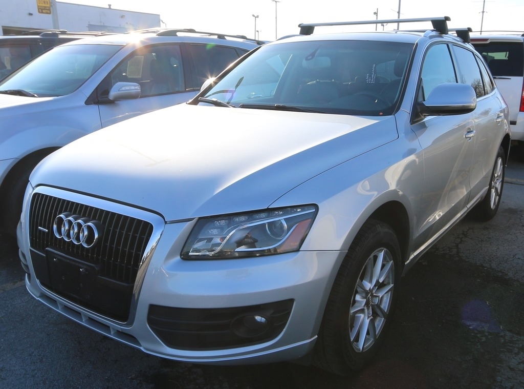 2010 Audi Q5 Premium's photo