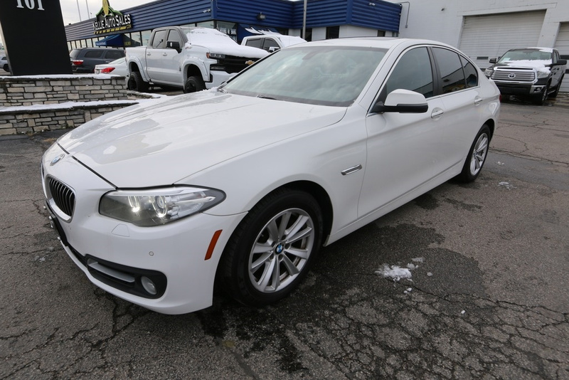 2016 BMW 5 Series 528i's photo