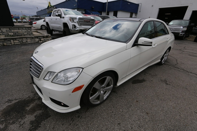 2011 Mercedes-Benz E-Class's photo