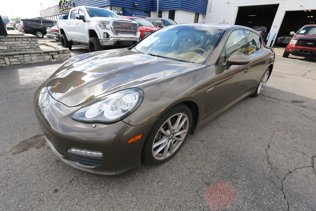 2011 Porsche Panamera Base's photo
