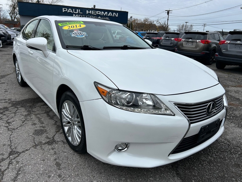 2014 Lexus ES 350's photo