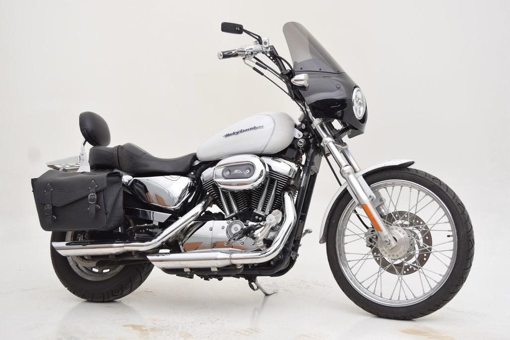 Harley-Davidson Sportster 1200 Custom Image